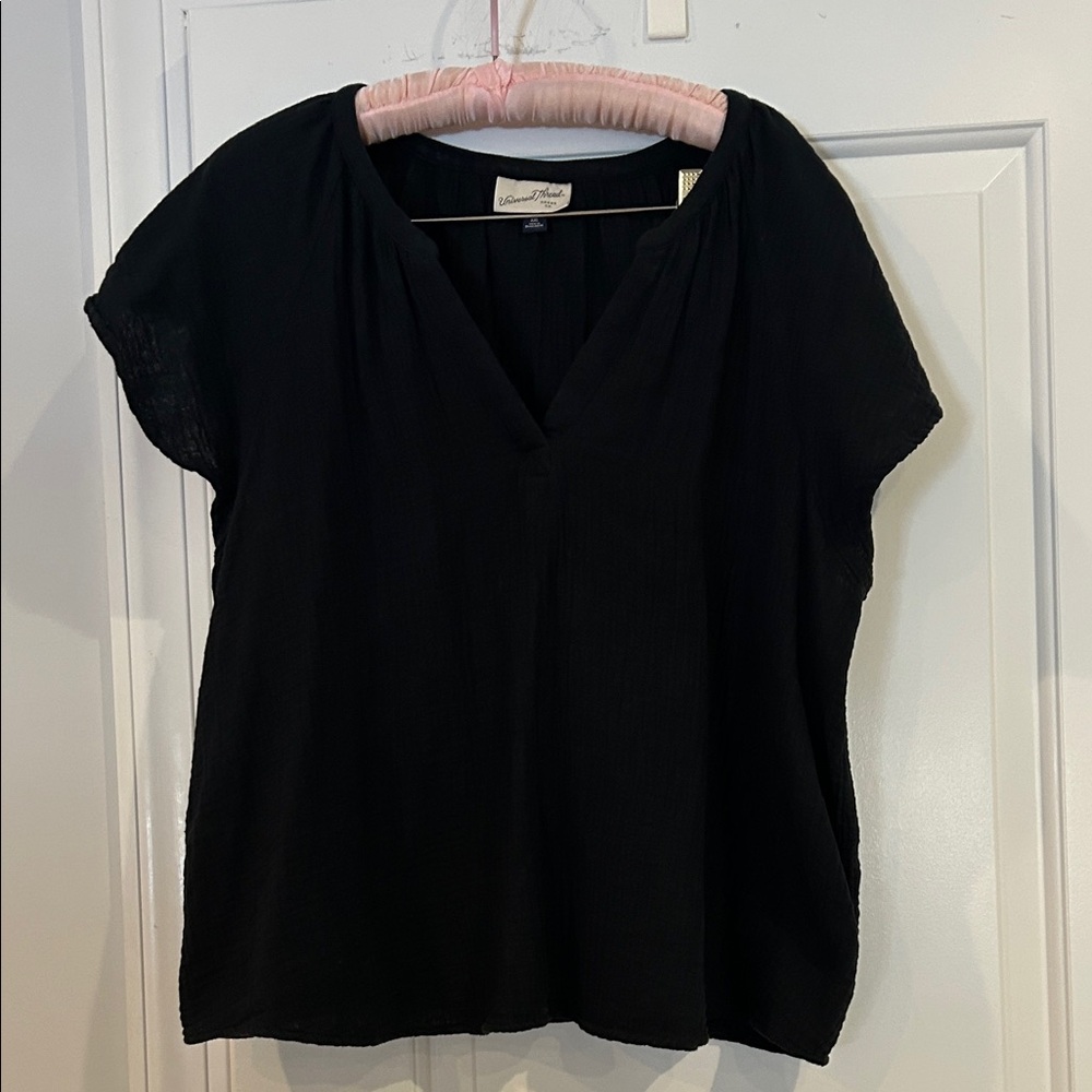 Universal Thread Black Gauze Women's Blouse